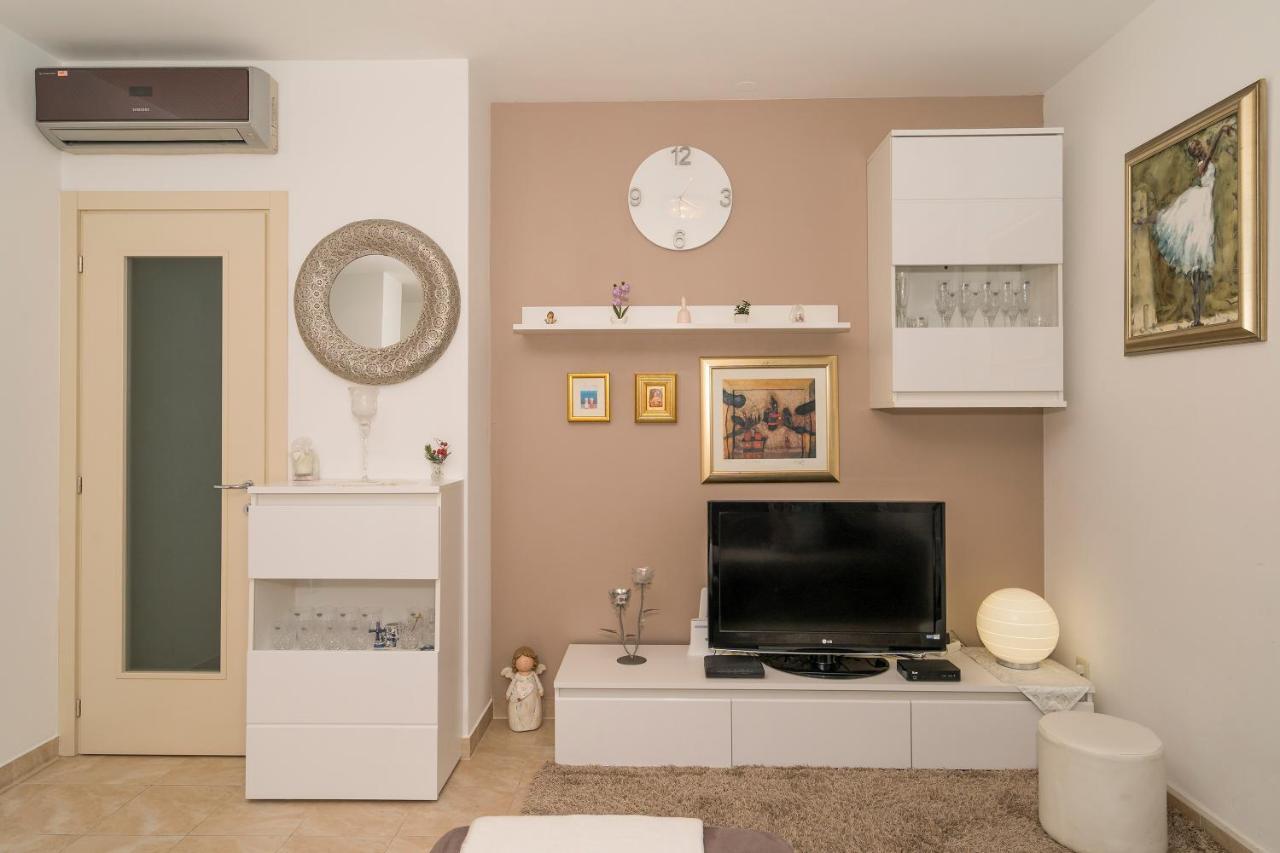 Luxury 1 Bedroom App Center&Balcony Free Parking Split Exterior photo
